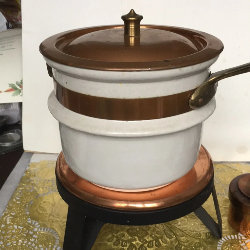 Vintage copper and brass cookware/ serving pieces, multi-use - Picture 3 of 8